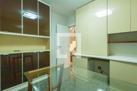 Casa de condomínio à venda com 1280m², 5 quartos e 2 vagasEscritório