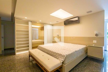 Casa de condomínio à venda com 1280m², 5 quartos e 2 vagasSuíte 1