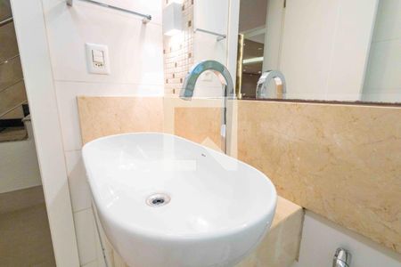 Casa de condomínio à venda com 1280m², 5 quartos e 2 vagasBanheiro Social