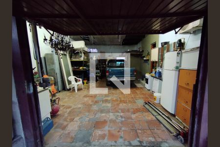 Casa à venda com 220m², 3 quartos e 1 vagaÁrea de serviço 