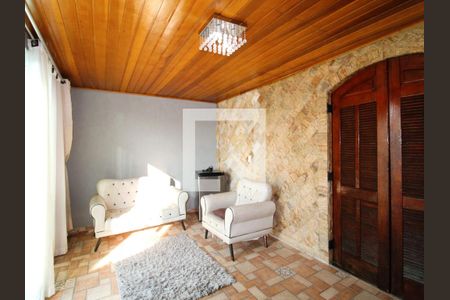 Casa à venda com 140m², 3 quartos e 2 vagasSala de TV