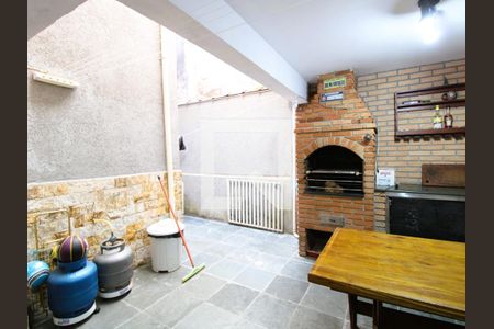 Casa à venda com 140m², 3 quartos e 2 vagasQuintal e churrasqueira