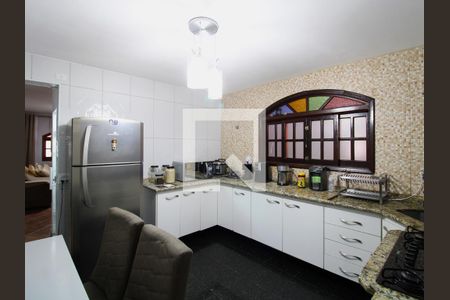 Casa à venda com 140m², 3 quartos e 2 vagasCozinha