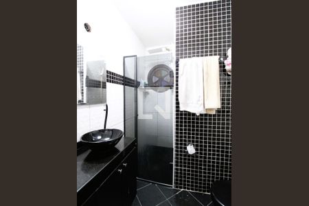 Casa à venda com 140m², 3 quartos e 2 vagasBanheiro