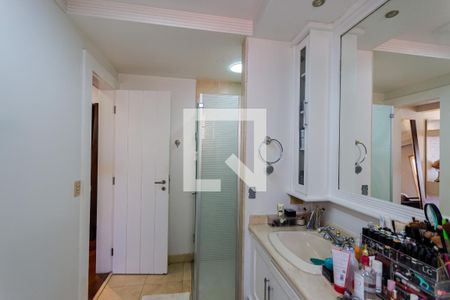 Apartamento à venda com 315m², 4 quartos e 4 vagasBanheiro da Suíte 1