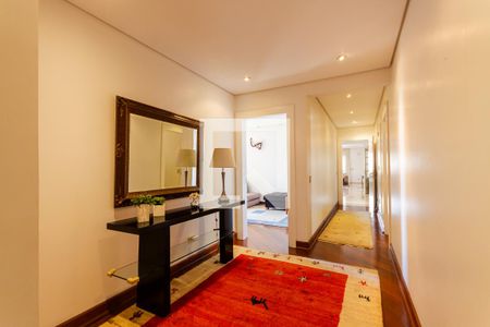 Apartamento à venda com 315m², 4 quartos e 4 vagasCorredor