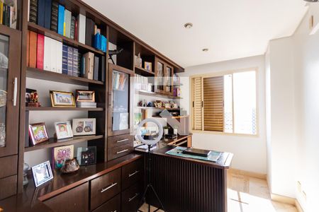 Apartamento à venda com 315m², 4 quartos e 4 vagasEscritório