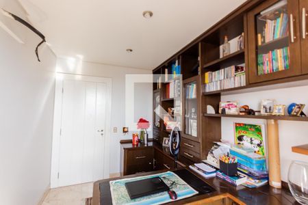 Apartamento à venda com 315m², 4 quartos e 4 vagasEscritório