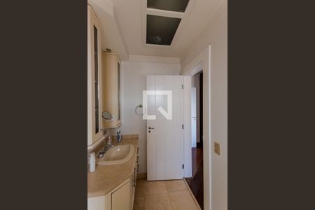 Apartamento à venda com 315m², 4 quartos e 4 vagasBanheiro da Suíte 3