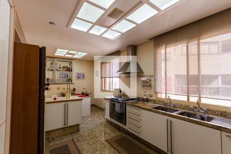 Apartamento à venda com 315m², 4 quartos e 4 vagasCozinha