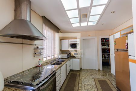 Apartamento à venda com 315m², 4 quartos e 4 vagasCozinha