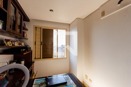 Apartamento à venda com 315m², 4 quartos e 4 vagasEscritório