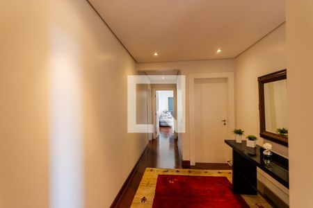 Apartamento à venda com 315m², 4 quartos e 4 vagasCorredor