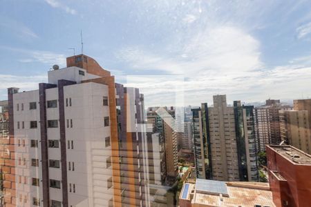 Apartamento à venda com 315m², 4 quartos e 4 vagasVista da Varanda da Suíte 2