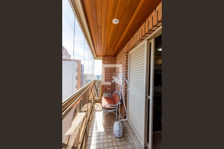 Apartamento à venda com 315m², 4 quartos e 4 vagasVaranda da Suíte 1