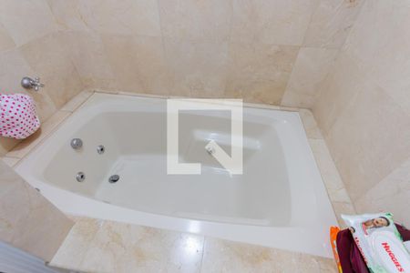 Apartamento à venda com 315m², 4 quartos e 4 vagasBanheira