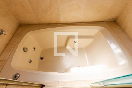 Apartamento à venda com 315m², 4 quartos e 4 vagasBanheira 