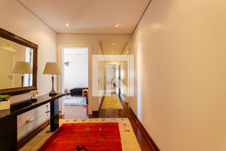 Apartamento à venda com 315m², 4 quartos e 4 vagasCorredor