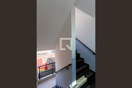 Apartamento para alugar com 65m², 2 quartos e 1 vaga Apartamento para alugar com 65m², 2 quartos e 1 vagaÁrea Comum - Escada