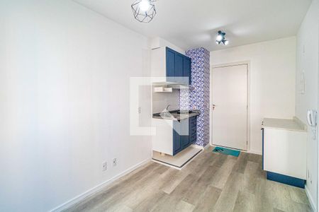 Sala e cozinha de apartamento para alugar com 1 quarto, 24m² em Butantã, São Paulo