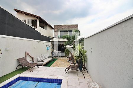 Casa à venda com 170m², 3 quartos e 2 vagasPiscina