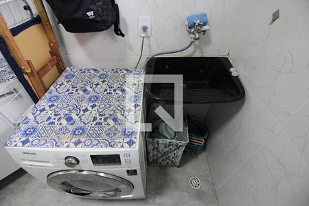 Casa à venda com 170m², 3 quartos e 2 vagasÁrea de Serviço