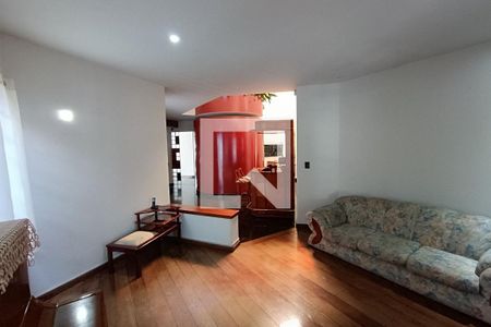 Sala 1 de casa para alugar com 4 quartos, 600m² em Vila Paiva, Suzano