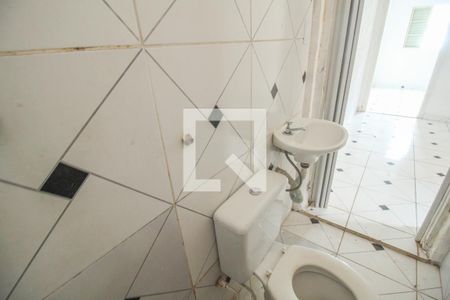 Banheiro de casa para alugar com 1 quarto, 50m² em Vila Prudente, São Paulo