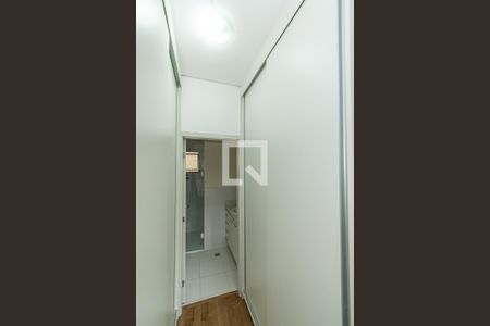 Closet da Suíte 1 de casa de condomínio à venda com 3 quartos, 130m² em Bairro das Palmeiras, Campinas