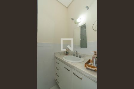 Banheiro da Suíte 1 de casa de condomínio à venda com 3 quartos, 130m² em Bairro das Palmeiras, Campinas