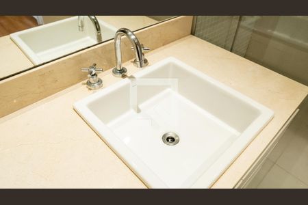 Apartamento à venda com 210m², 5 quartos e 2 vagasBanheiro da Suíte 2