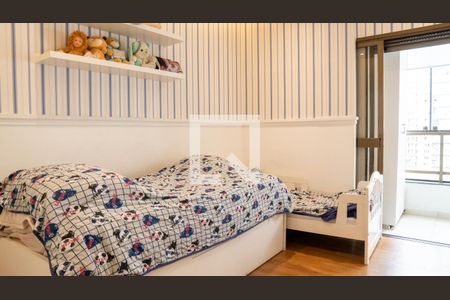 Apartamento à venda com 210m², 5 quartos e 2 vagasQuarto 2