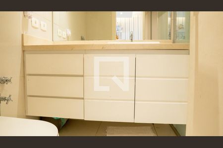 Apartamento à venda com 210m², 5 quartos e 2 vagasBanheiro da Suíte 2