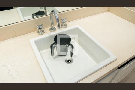 Apartamento à venda com 210m², 5 quartos e 2 vagasBanheiro da Suíte 3