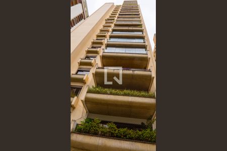 Apartamento à venda com 210m², 5 quartos e 2 vagasFachada