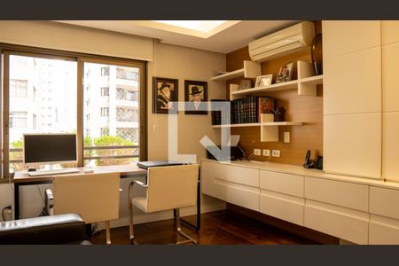 Apartamento à venda com 210m², 5 quartos e 2 vagasQuarto 4