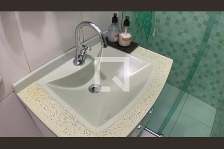 Casa à venda com 180m², 3 quartos e 2 vagas Casa à venda com 180m², 3 quartos e 2 vagasBanheiro