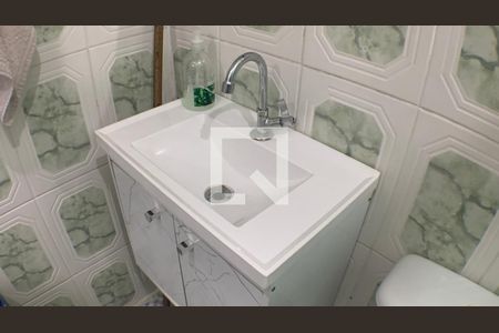 Casa à venda com 180m², 3 quartos e 2 vagas Casa à venda com 180m², 3 quartos e 2 vagasBanheiro de serviço