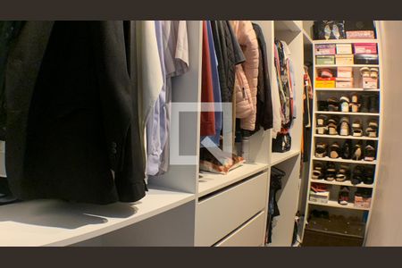 Closet da suíte 1 de casa à venda com 3 quartos, 180m² em Ipiranga, São Paulo