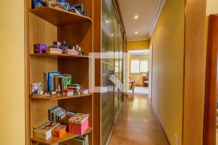 Casa de condomínio à venda com 350m², 4 quartos e 2 vagas Casa de condomínio à venda com 350m², 4 quartos e 2 vagasSuíte 1