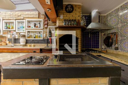 Casa de condomínio à venda com 350m², 4 quartos e 2 vagas Casa de condomínio à venda com 350m², 4 quartos e 2 vagasQuintal Área Gourmet