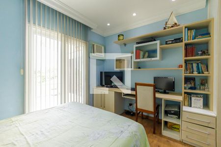 Casa de condomínio à venda com 350m², 4 quartos e 2 vagas Casa de condomínio à venda com 350m², 4 quartos e 2 vagasSuíte 2