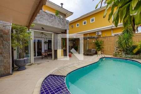 Quintal de casa de condomínio à venda com 4 quartos, 350m² em Vargem Pequena, Rio de Janeiro