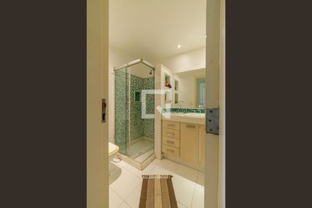 Casa de condomínio à venda com 350m², 4 quartos e 2 vagas Casa de condomínio à venda com 350m², 4 quartos e 2 vagasBanheiro da Suíte 3