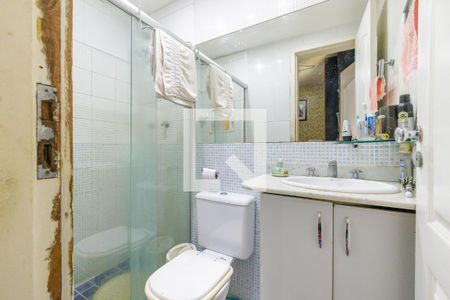 Casa de condomínio à venda com 350m², 4 quartos e 2 vagas Casa de condomínio à venda com 350m², 4 quartos e 2 vagasBanheiro de Serviço