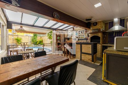 Casa de condomínio à venda com 350m², 4 quartos e 2 vagas Casa de condomínio à venda com 350m², 4 quartos e 2 vagasQuintal Área Gourmet