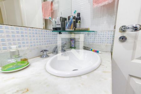 Casa de condomínio à venda com 350m², 4 quartos e 2 vagas Casa de condomínio à venda com 350m², 4 quartos e 2 vagasBanheiro de Serviço