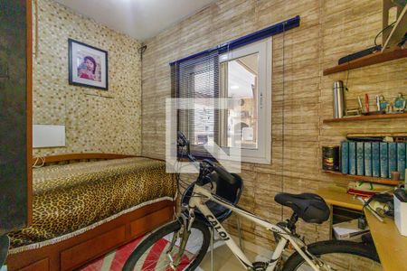 Casa de condomínio à venda com 350m², 4 quartos e 2 vagas Casa de condomínio à venda com 350m², 4 quartos e 2 vagasQuarto de Serviço