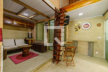 Casa de condomínio à venda com 350m², 4 quartos e 2 vagas Casa de condomínio à venda com 350m², 4 quartos e 2 vagasQuintal Área Gourmet