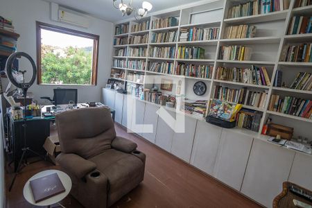 Casa à venda com 800m², 6 quartos e 3 vagasEscritório